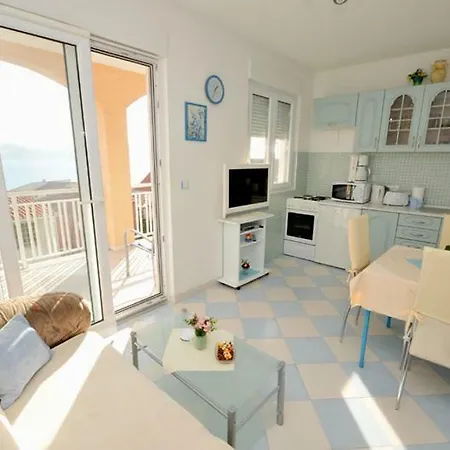 Antonio Apartman *