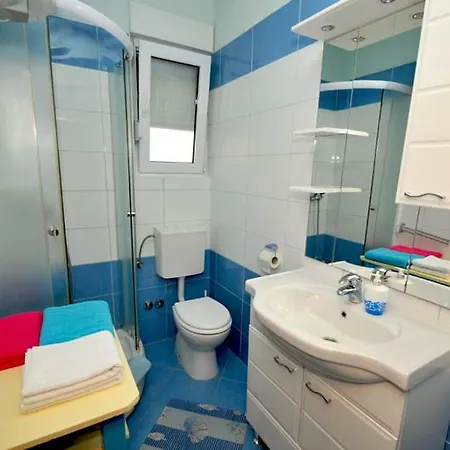 Апартаменты Antonio Трогир