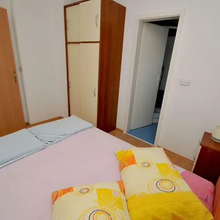 Апартаменты Antonio Трогир